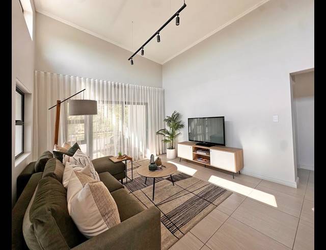 2 BEDROOM APARTMENT FOR SALE IN BRYANSTON